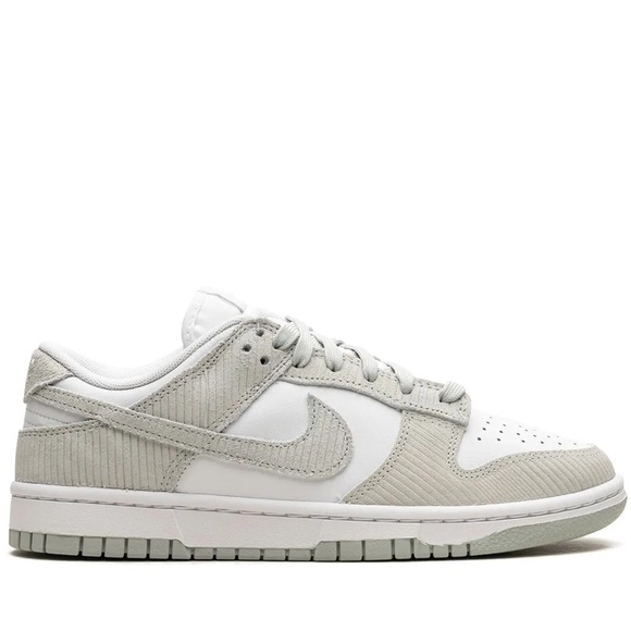 Sz 9 women NikeDunk Low 